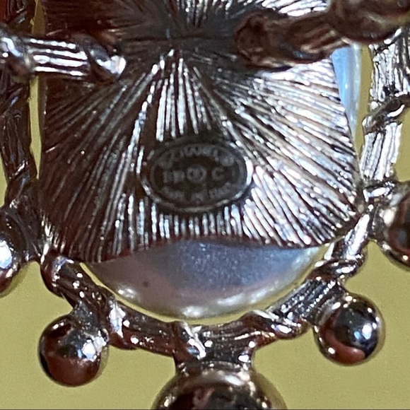 SOLD Chanel Crystal and Pearl costume ring - Picture 5 of 6